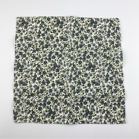 Men’s Dark Green Tweed Bow Tie & White Floral Pocket Square Set - Picture 5 of 6